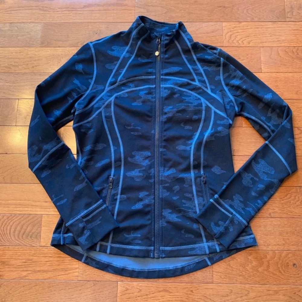 💙Lululemon Camo Define Jacket-Oil Slick Blue💙